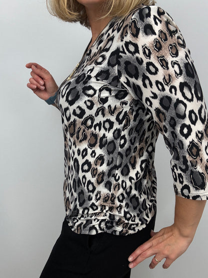 GWEN animal 3/4 sleeve zip top