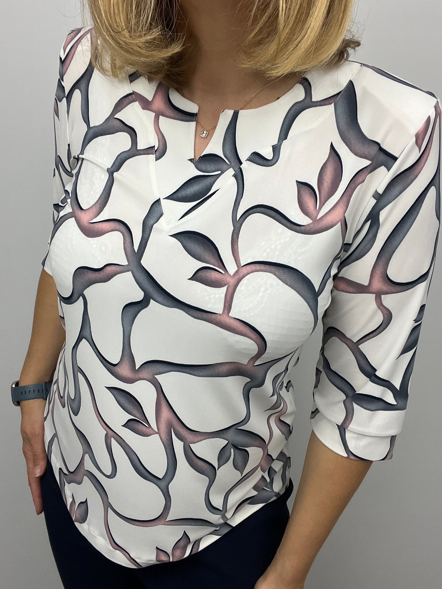 ROSEMOND top with mini v-neck