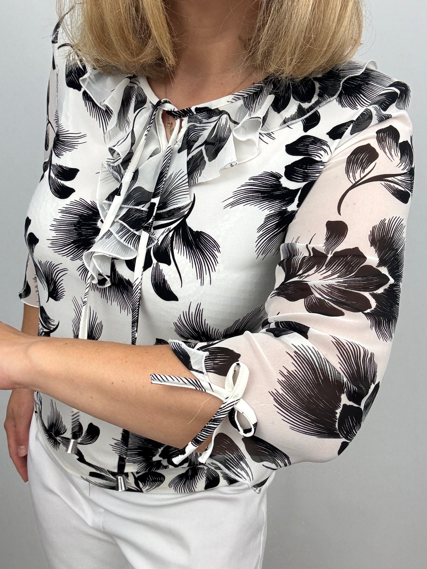DANA ruffle top