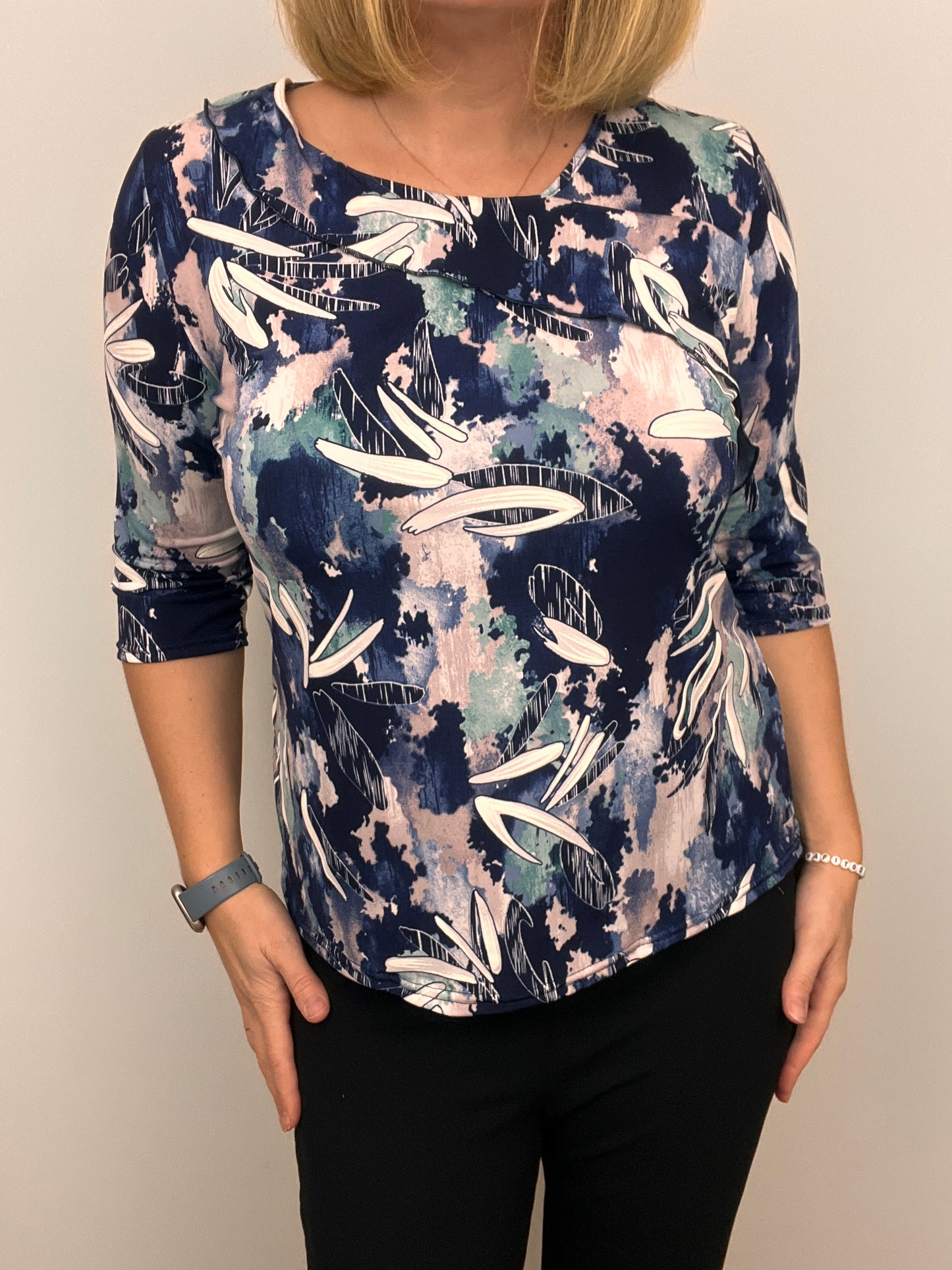 STACY top with turndown neckline