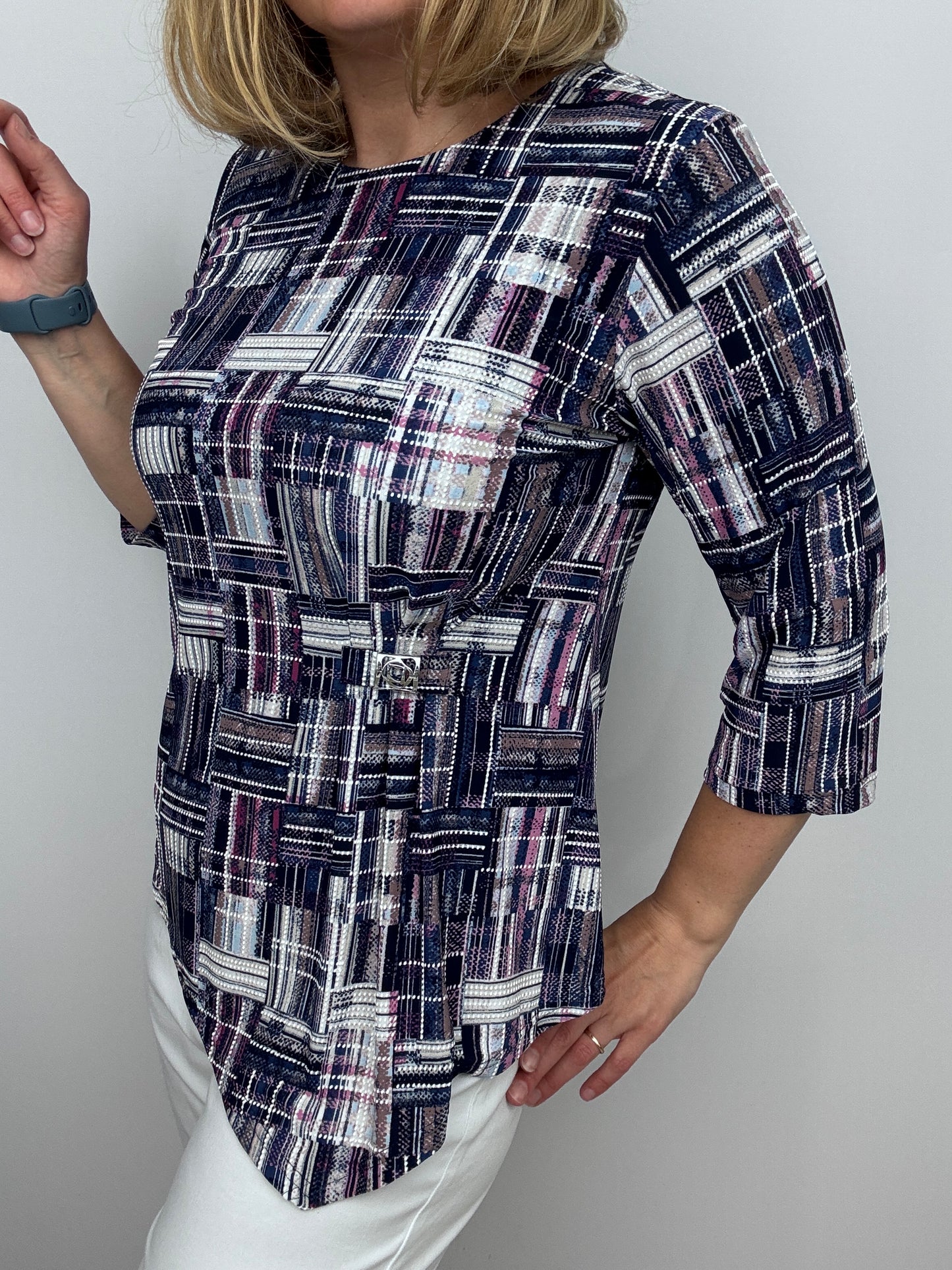 VIOLA round neck top with dipped hem