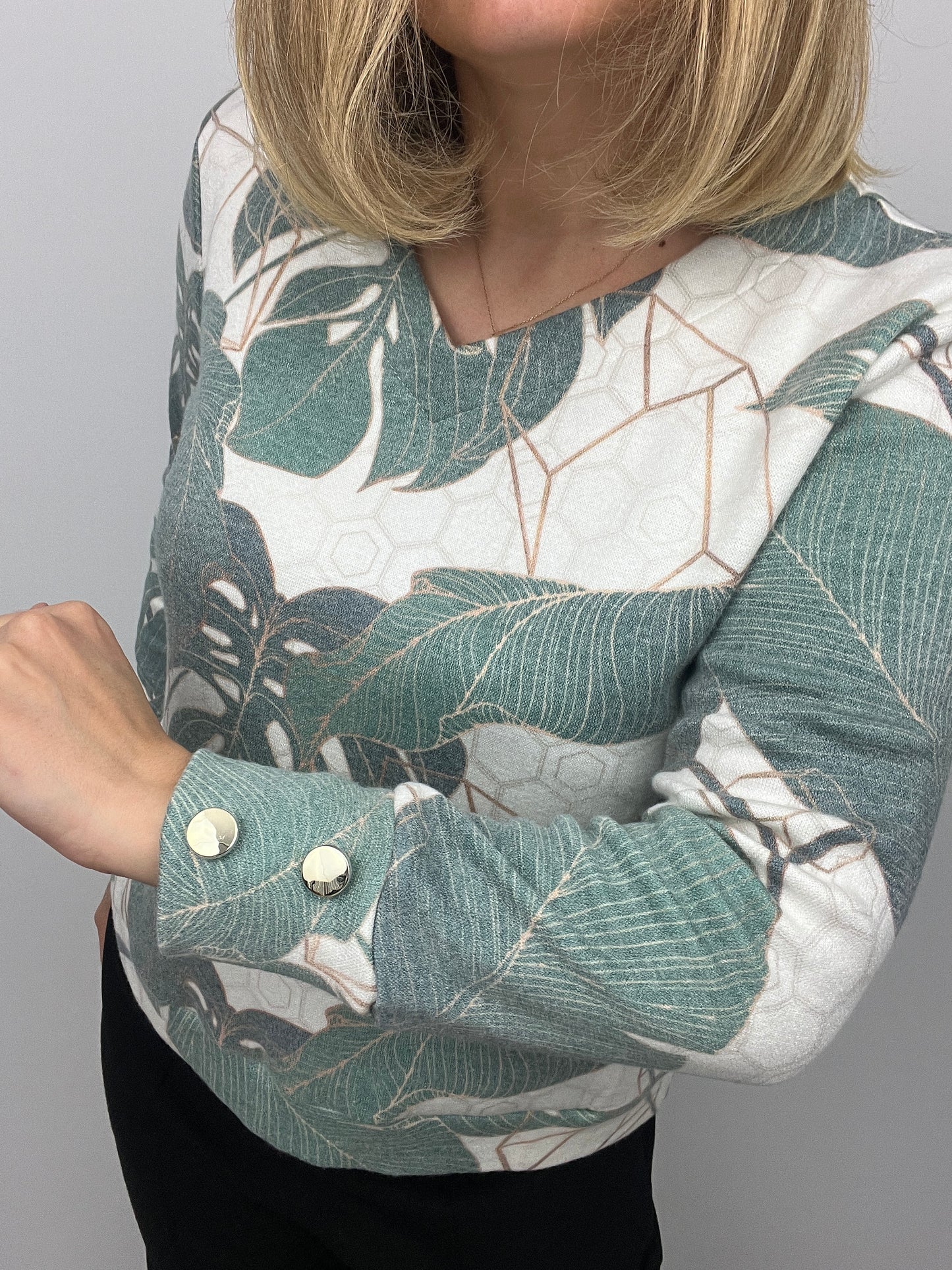 SAPPHIRE subtle v-neck soft jumper