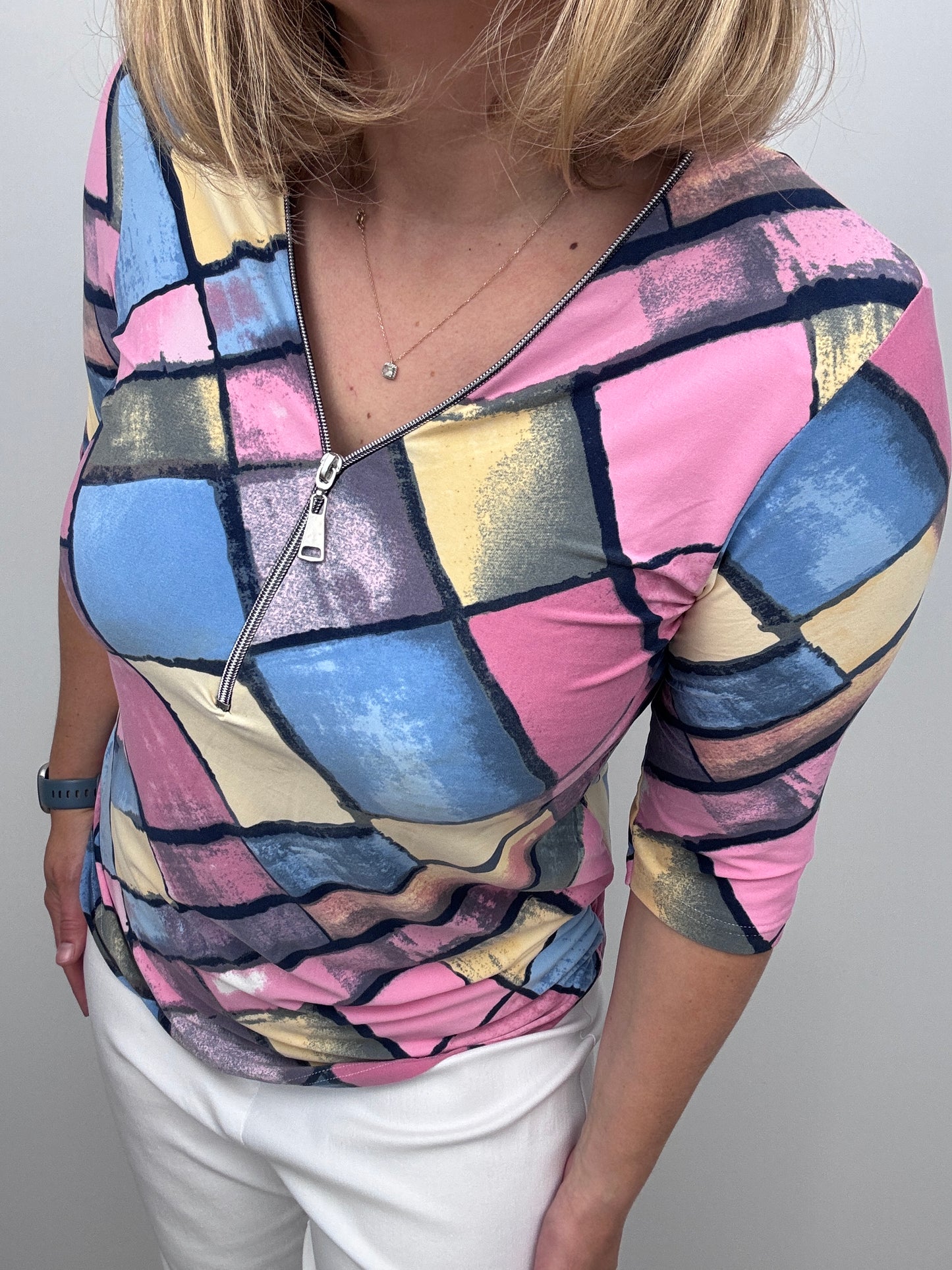 LEAH 3/4 sleeve zip top