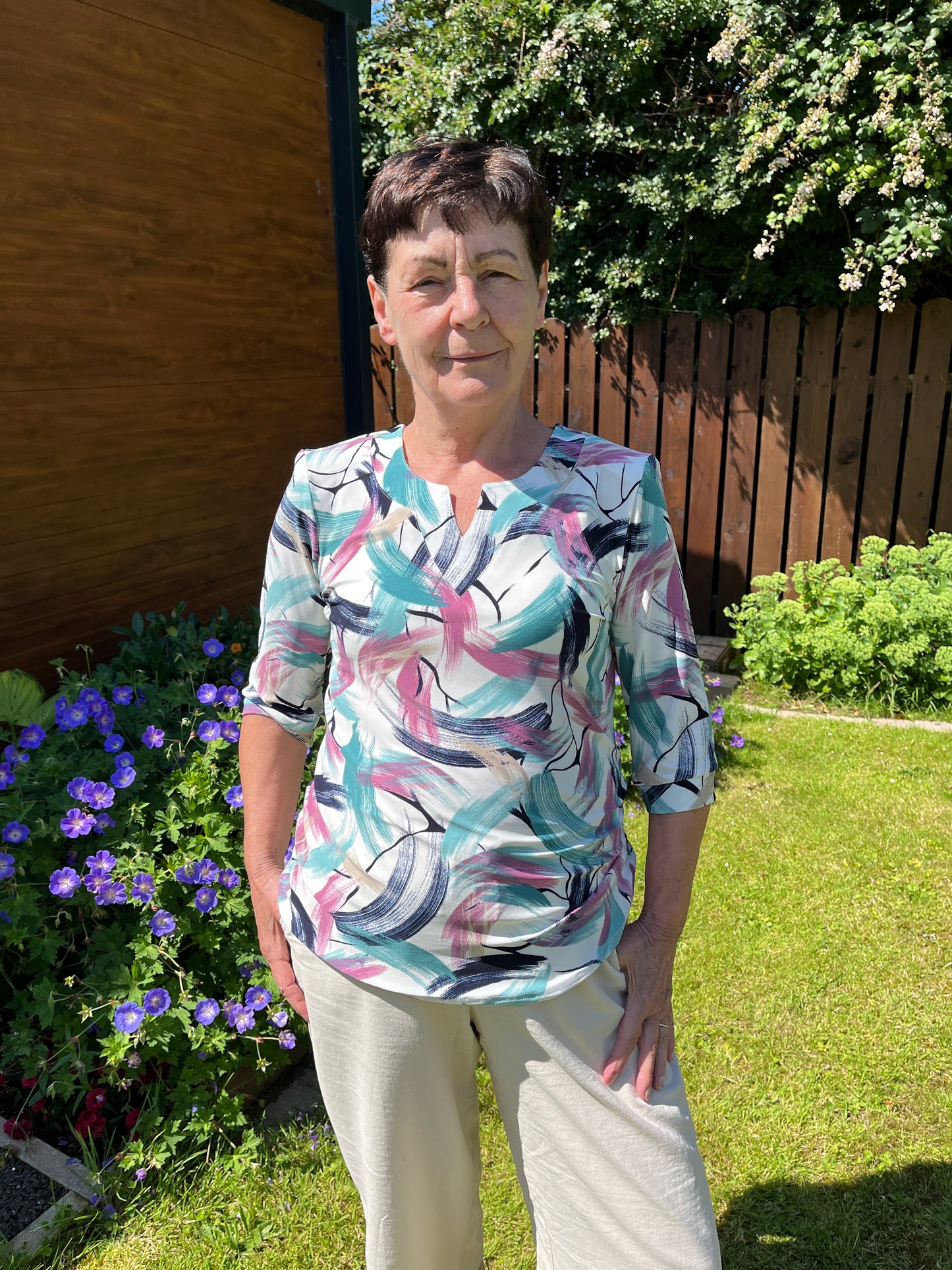 BELLA top with mini v-neck