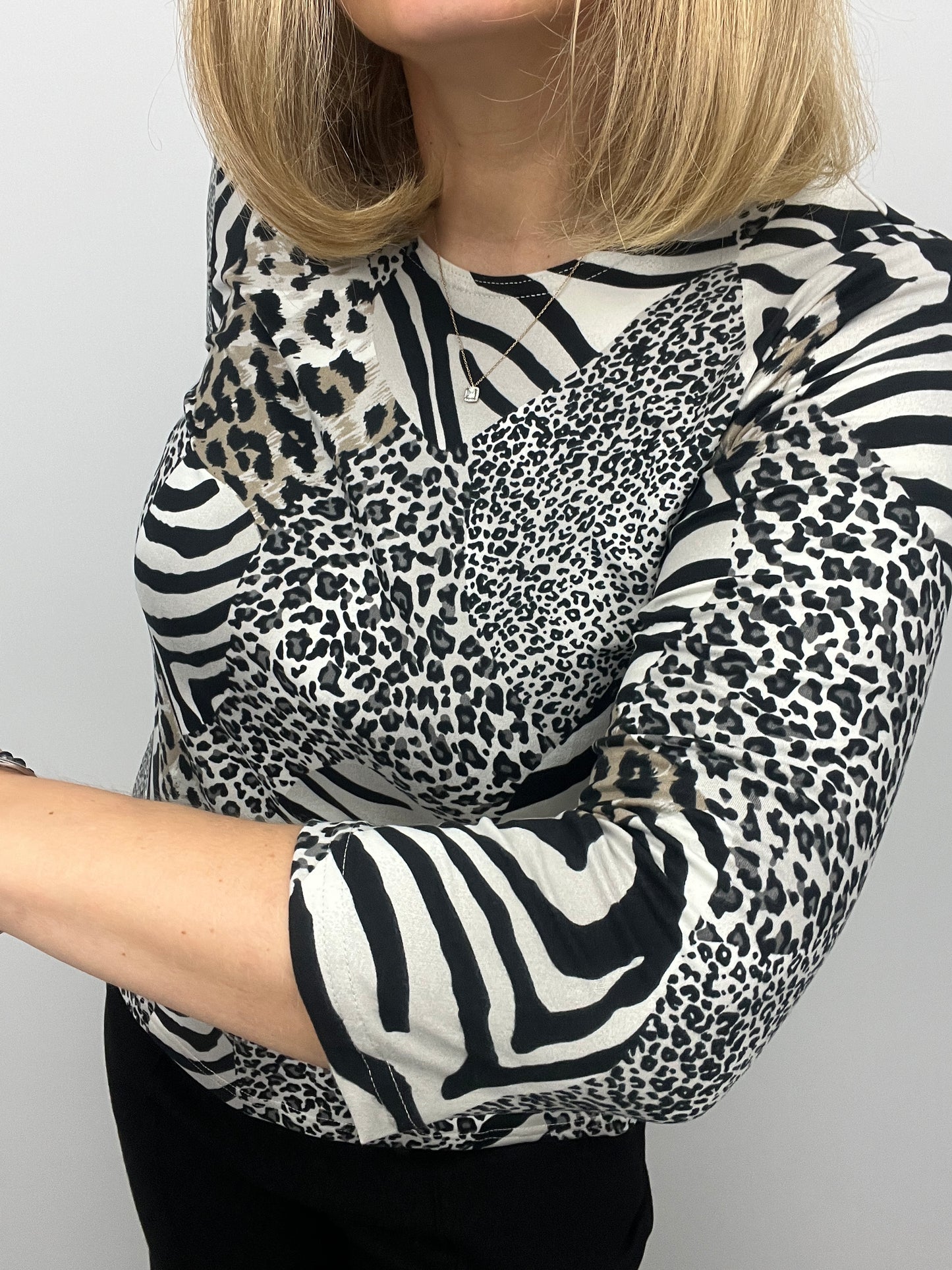 TAYLOR peachy feeling style top 3/4 sleeves