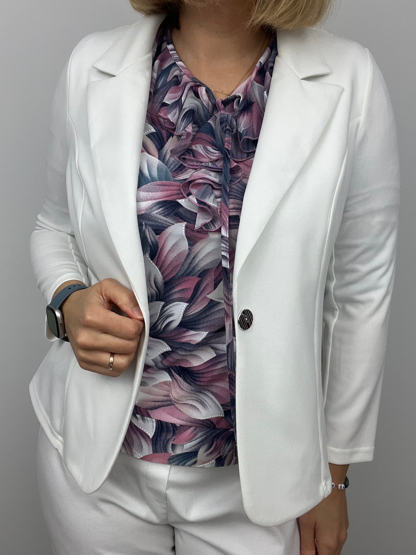 Cream fabric jacket with lapel collar