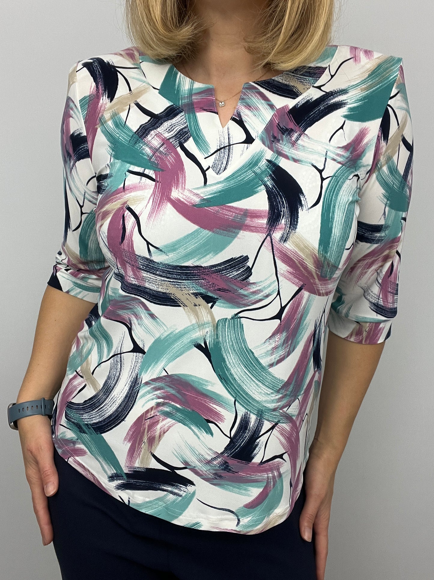 BELLA top with mini v-neck