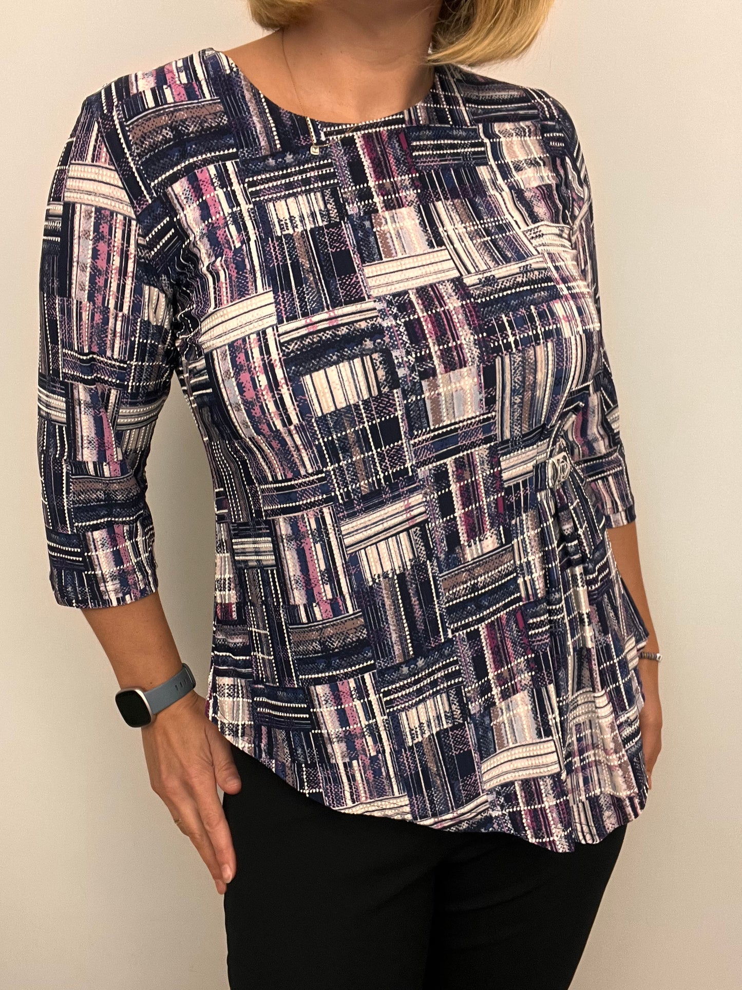 VIOLA round neck top with dipped hem