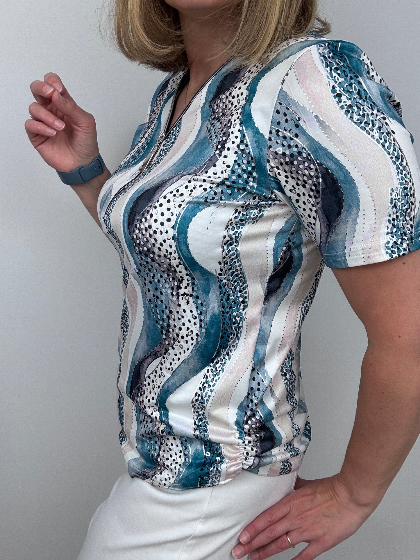 TRISH short sleeve zip top