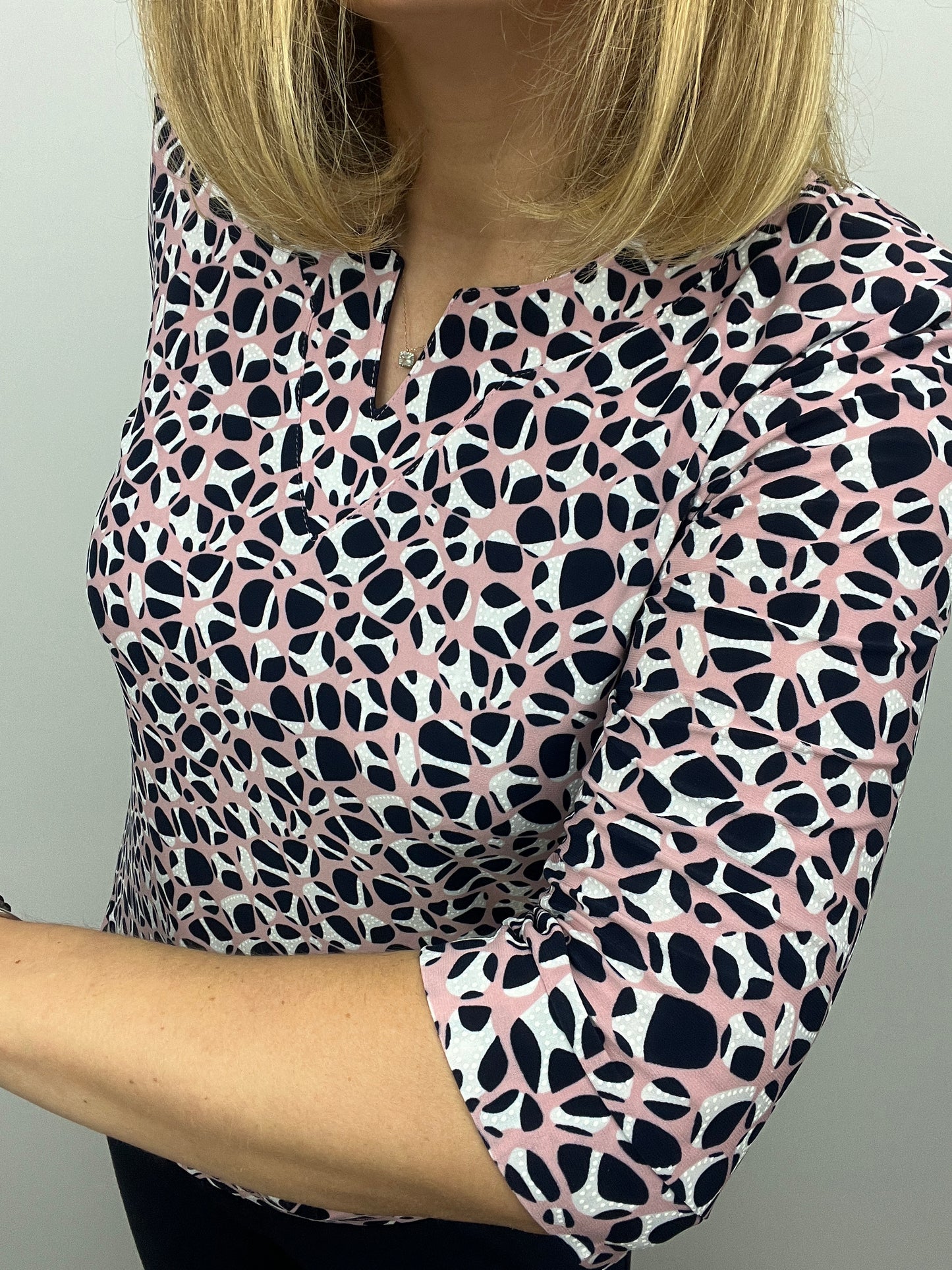 REGINA top with mini v-neck