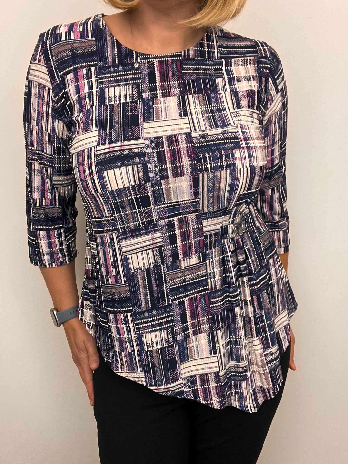 VIOLA round neck top with dipped hem
