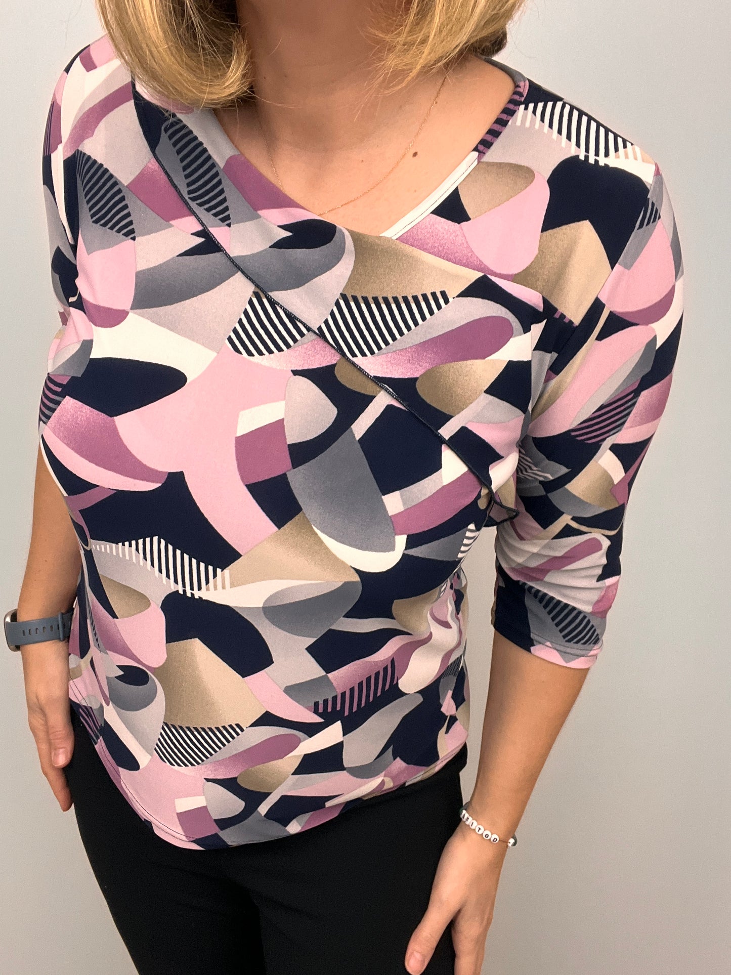 SHERRY top with turndown neckline