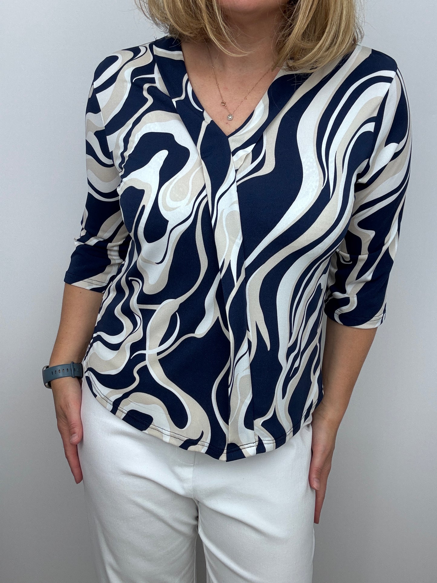 JUSTINE v-neck top