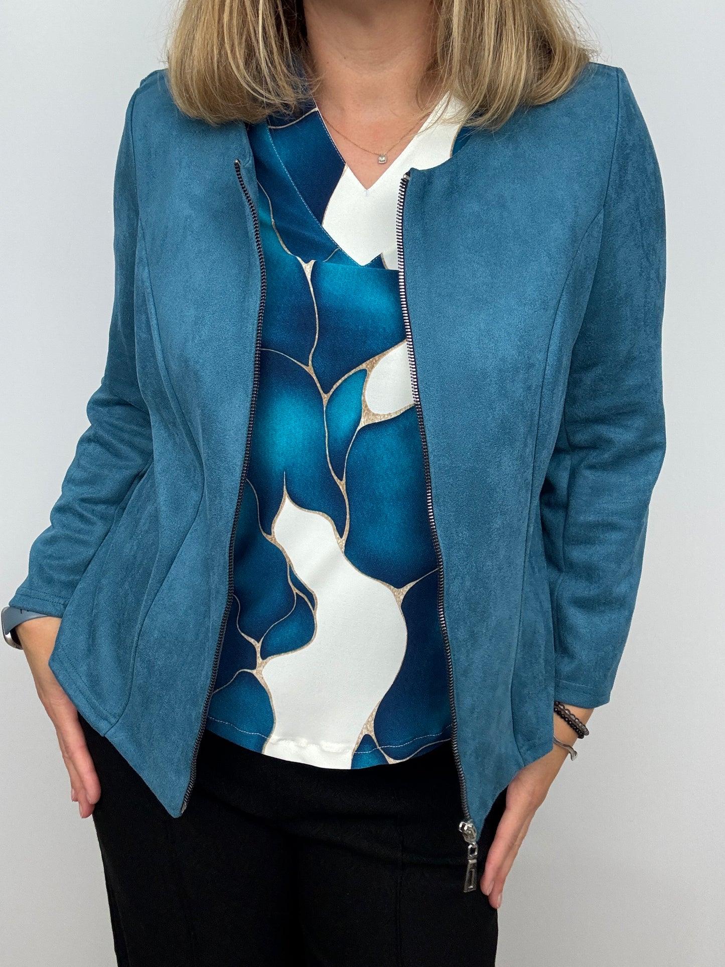 HONOR V-neck top