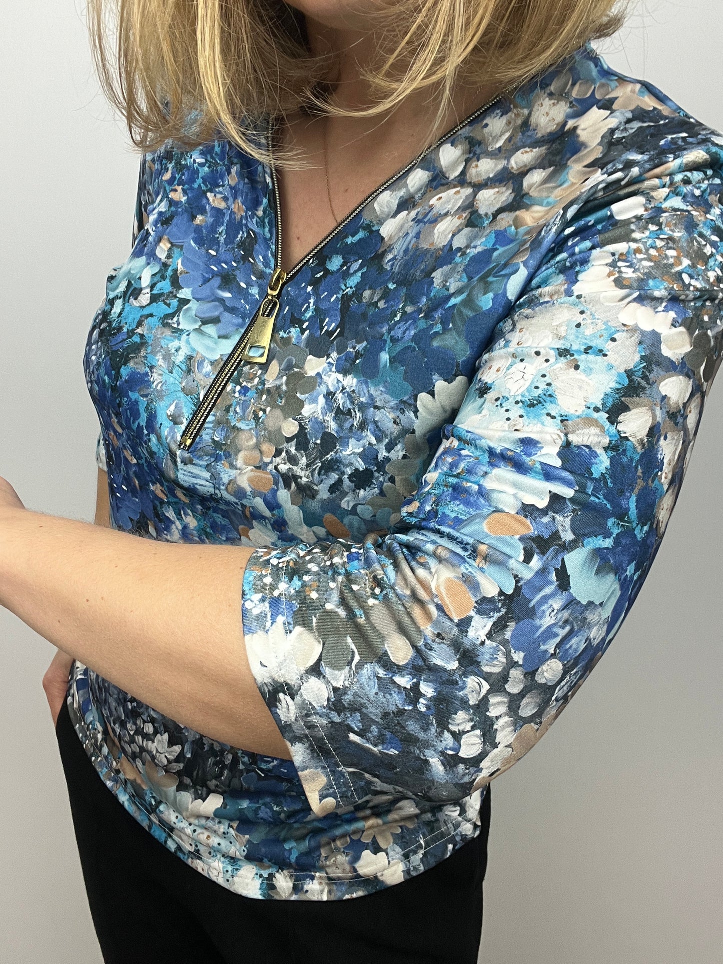 ELSA 3/4 sleeve zip top