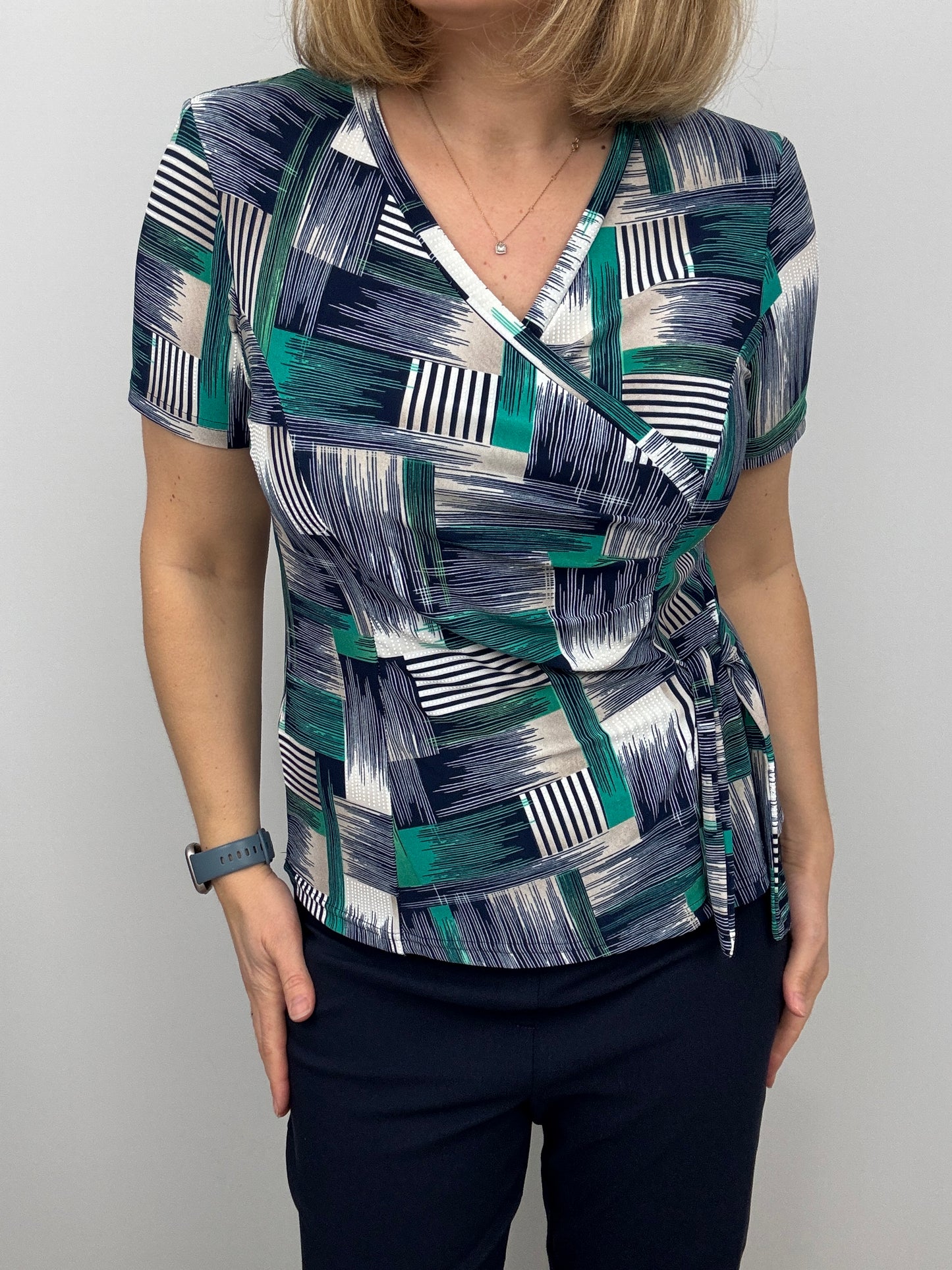 CLEO wrap top
