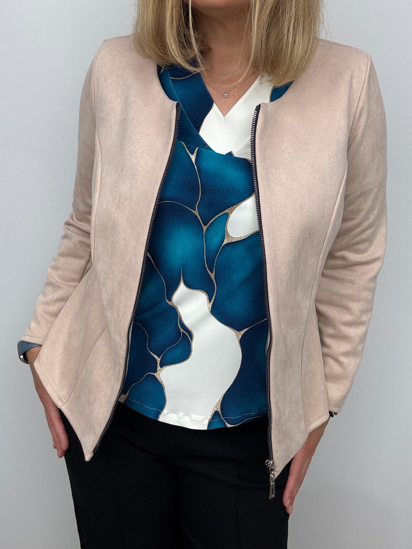 HONOR V-neck top
