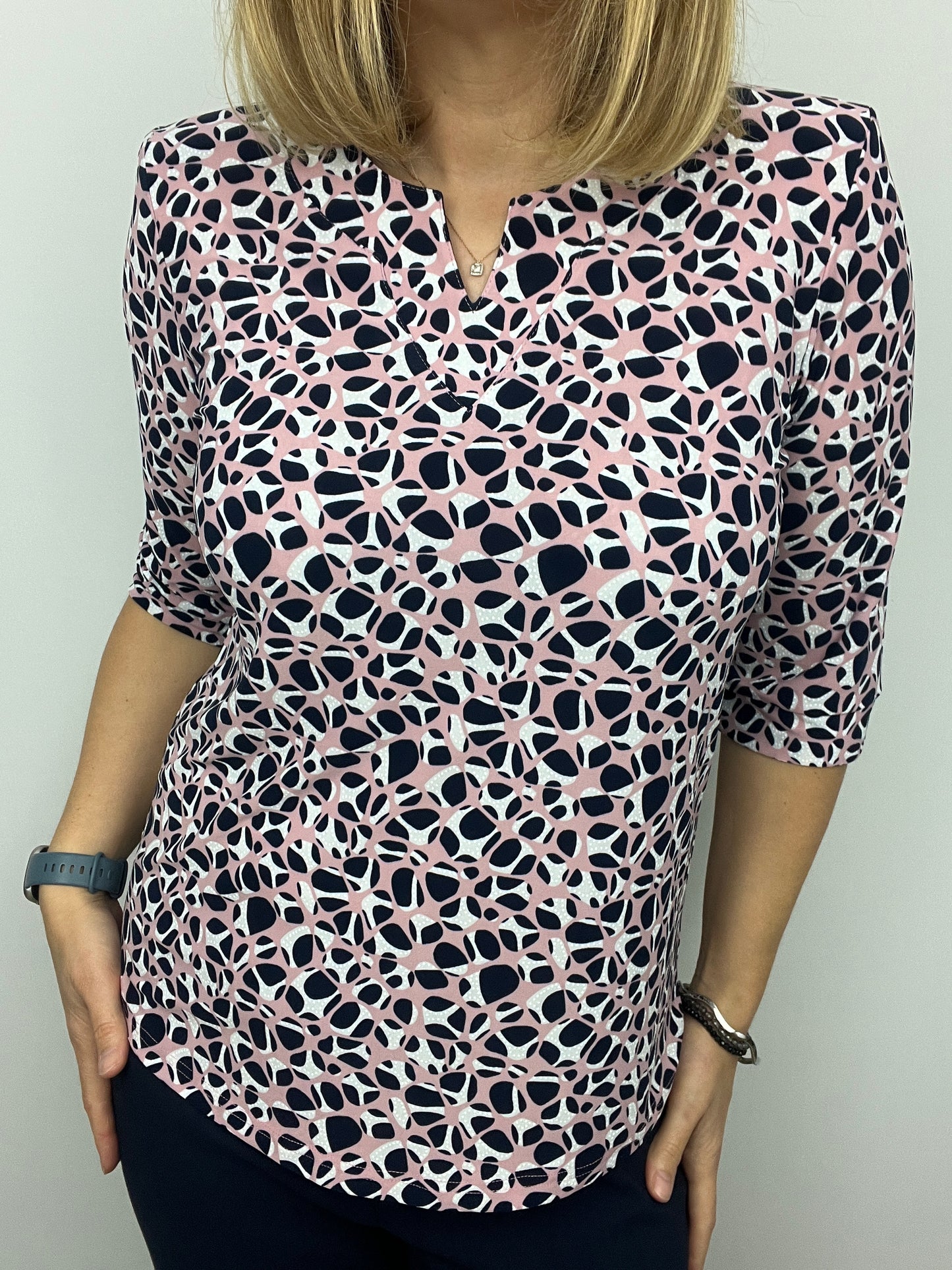 REGINA top with mini v-neck