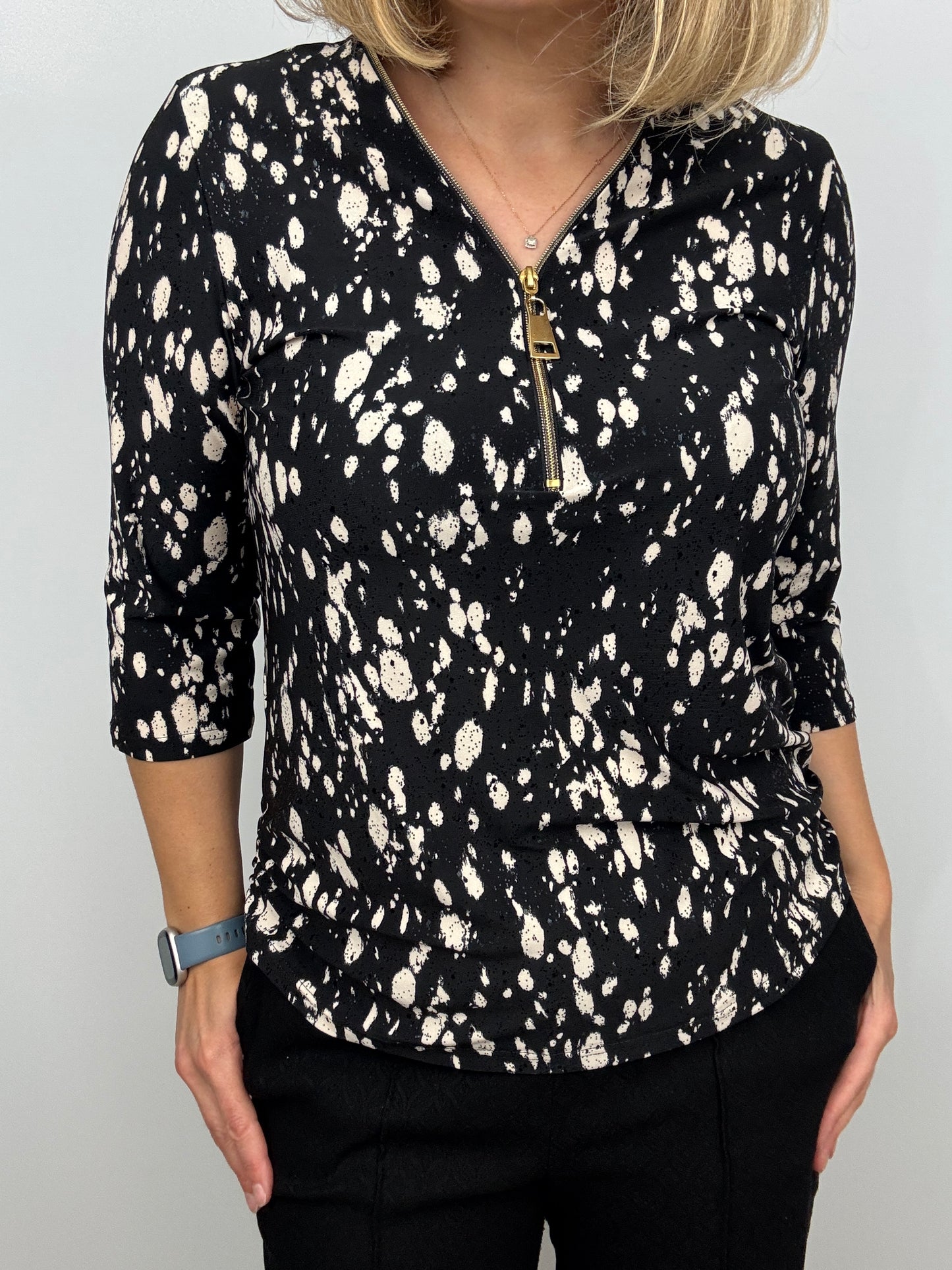 LILY animal print 3/4 sleeve zip top