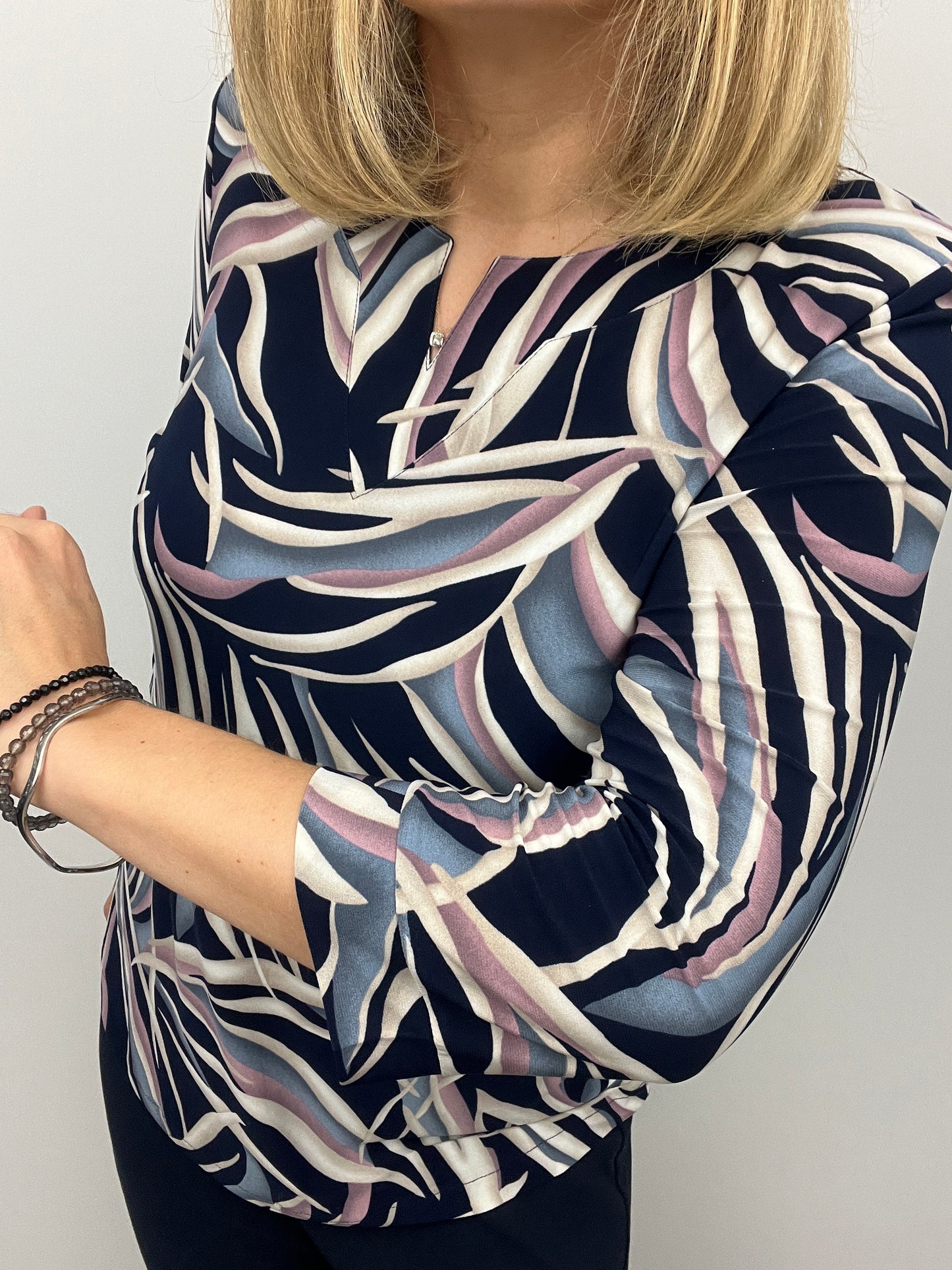 ADELAIDE top with mini v-neck