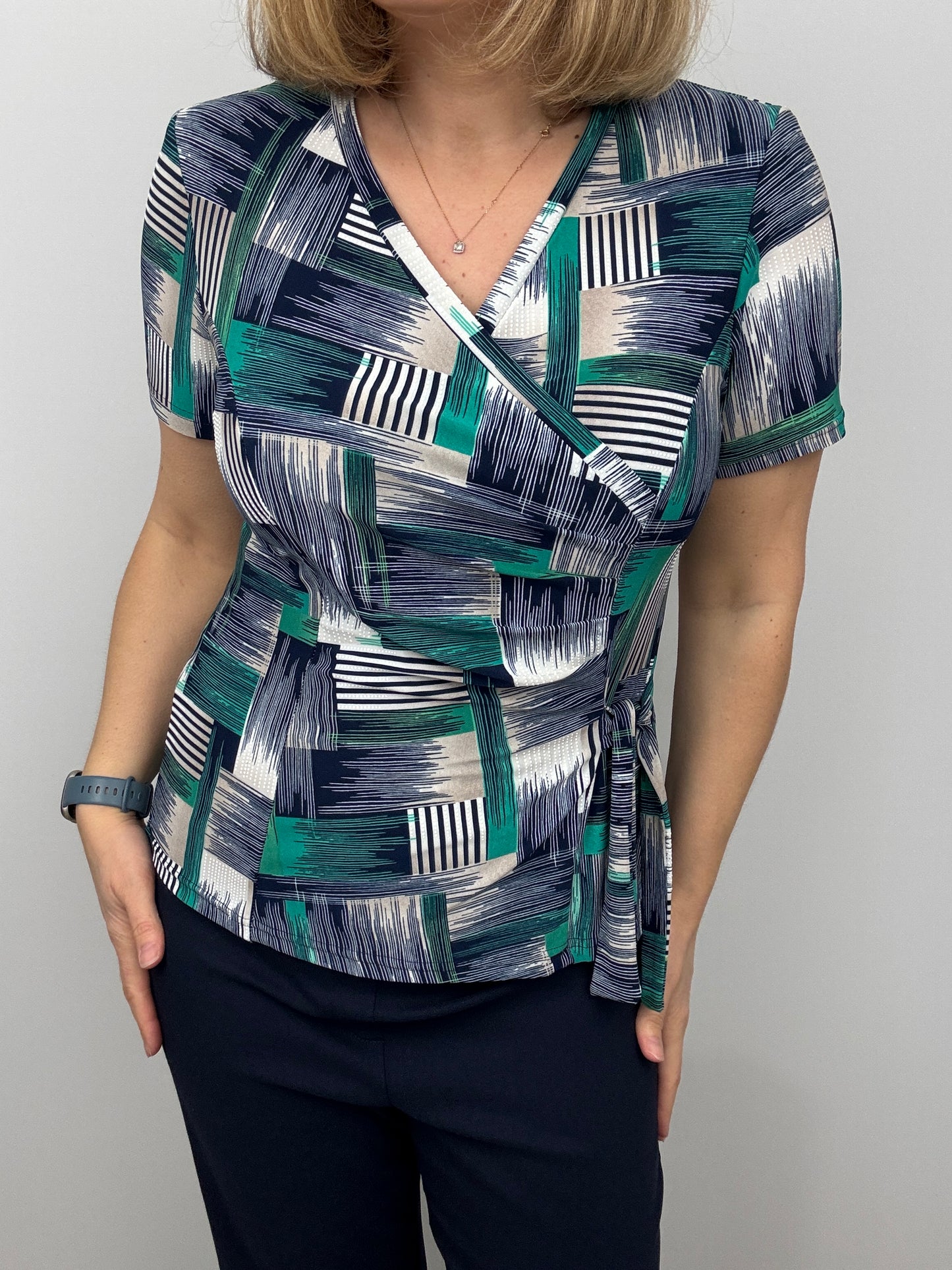 CLEO wrap top