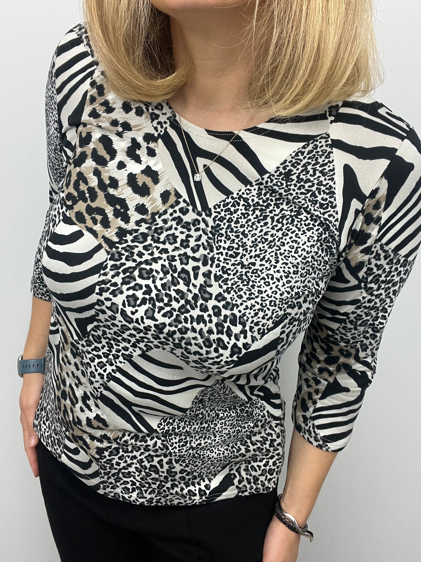 TAYLOR peachy feeling style top 3/4 sleeves