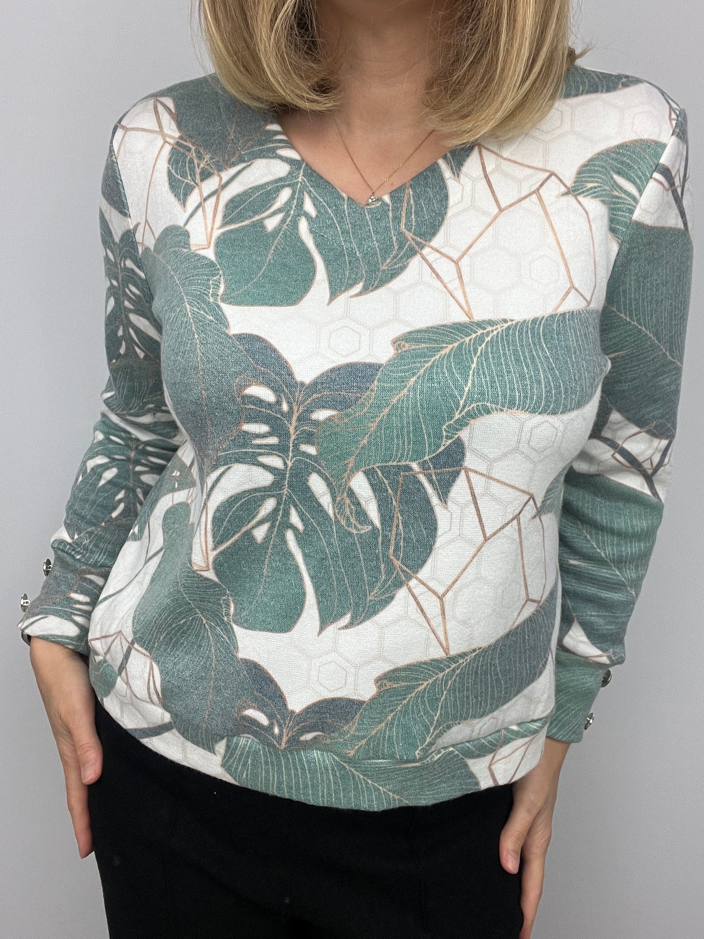 SAPPHIRE subtle v-neck soft jumper