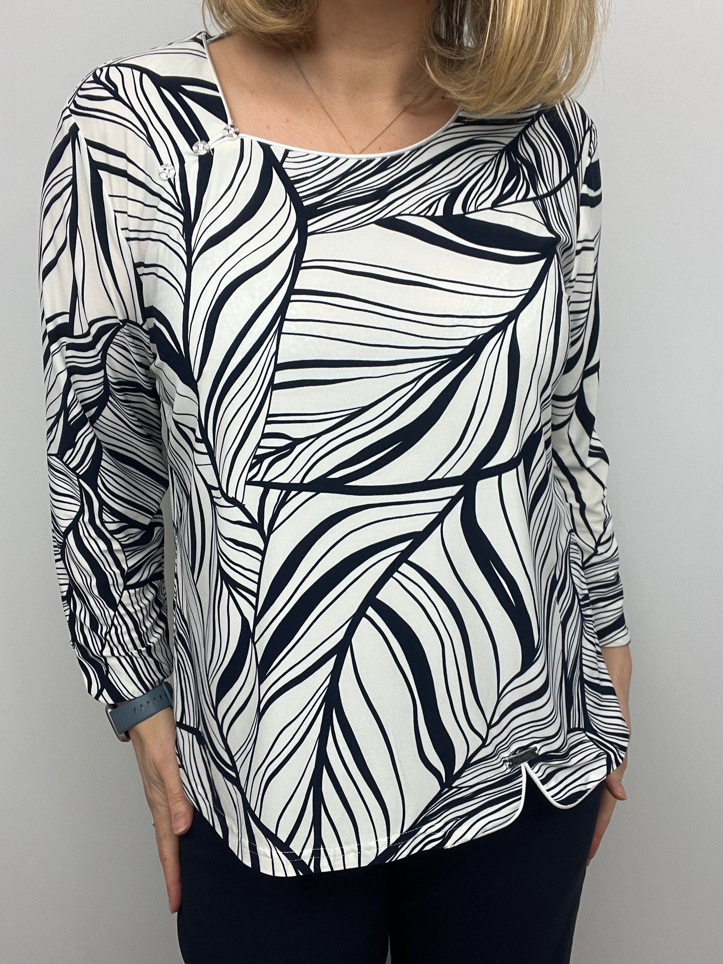 CAROLINE top - sizes 18-26