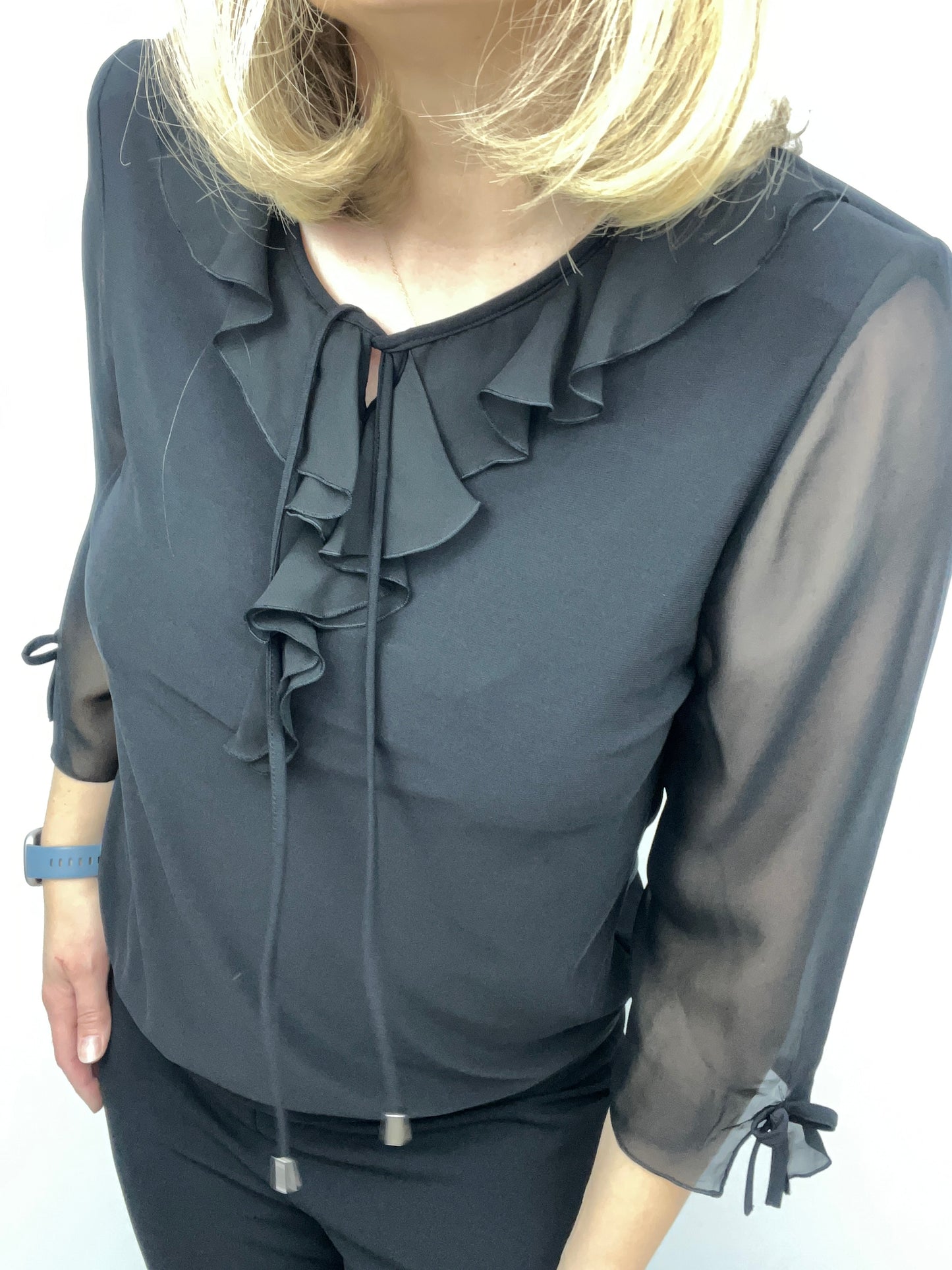 Nora ruffle top black