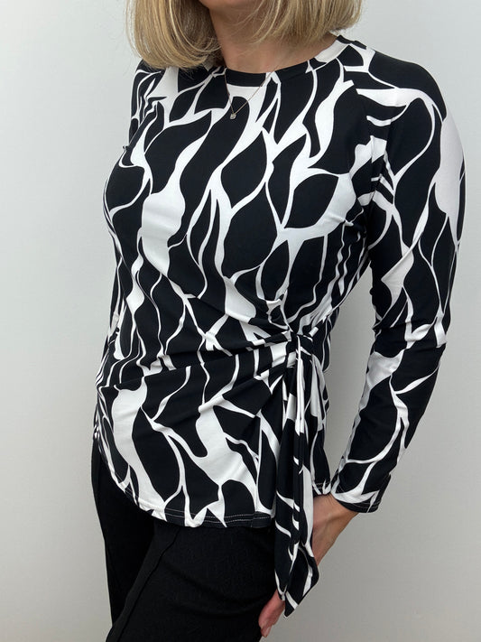 DEIRDRE black and white peachy feel long sleeve wrap-style top