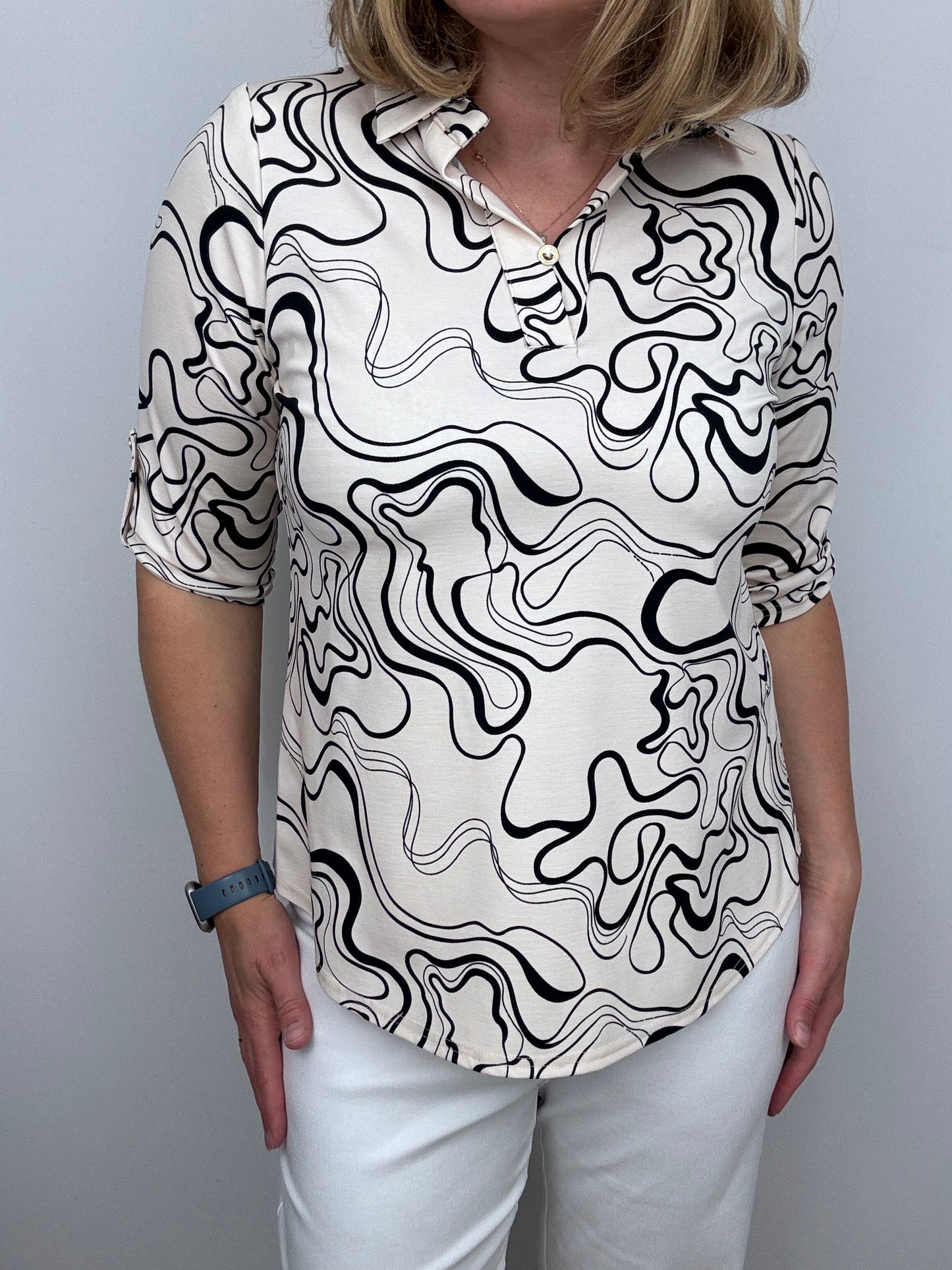 HAZEL top with collar and V-neckline