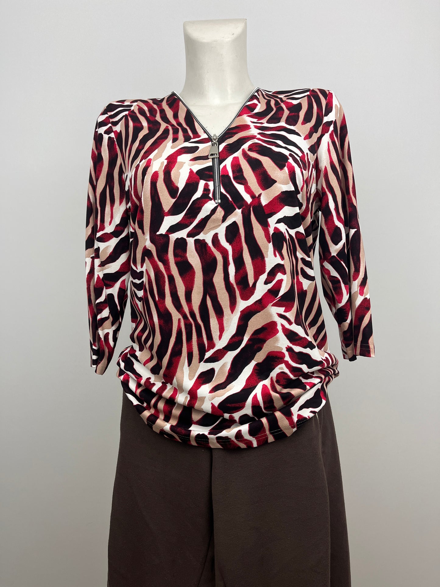 STEPHANIE zip top 3/4 sleeve