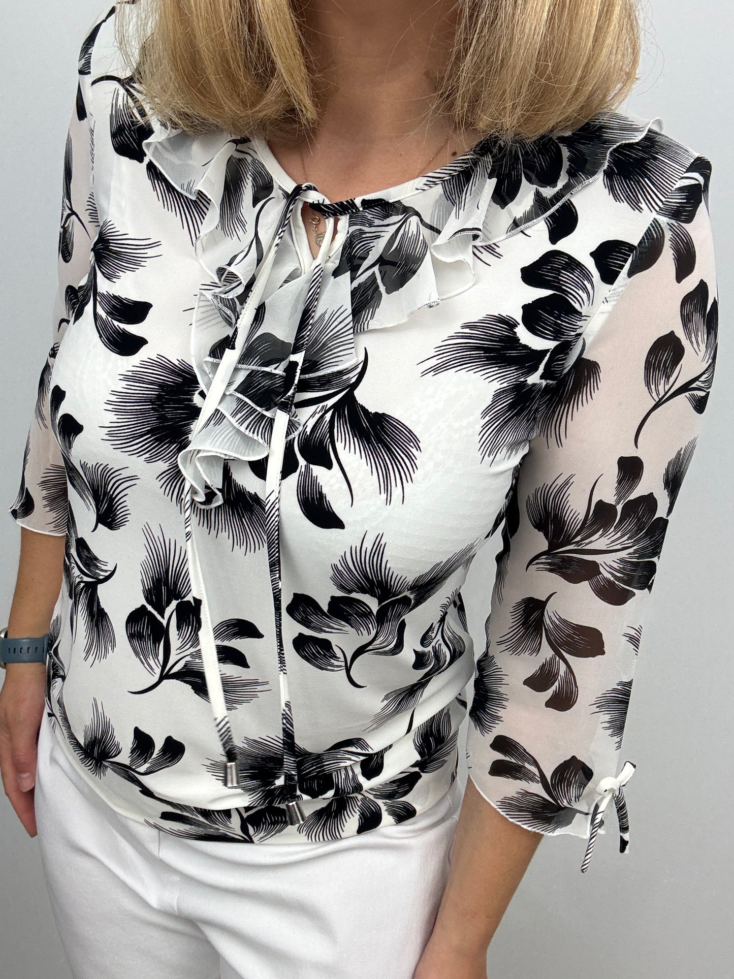 DANA ruffle top