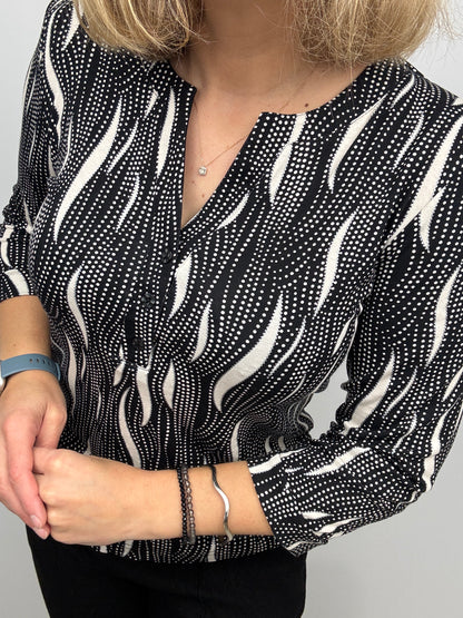 ANASTASIA V-neck top with 3 buttons