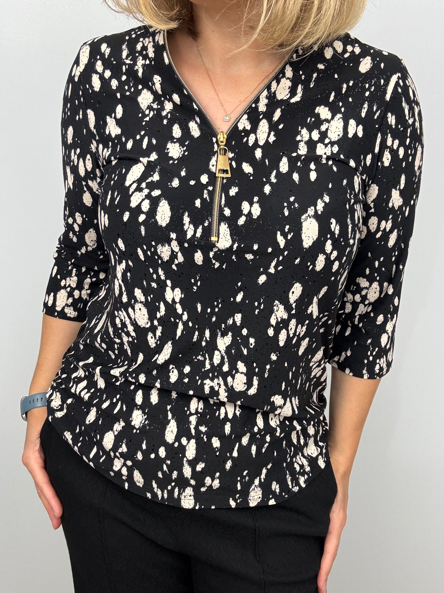 LILY animal print 3/4 sleeve zip top
