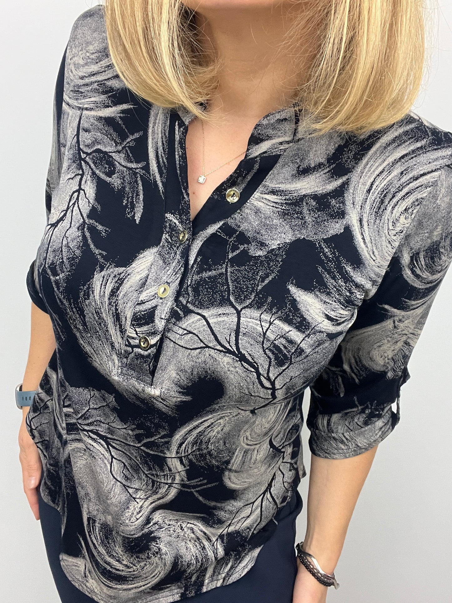 AURORA stand-up collar blouse