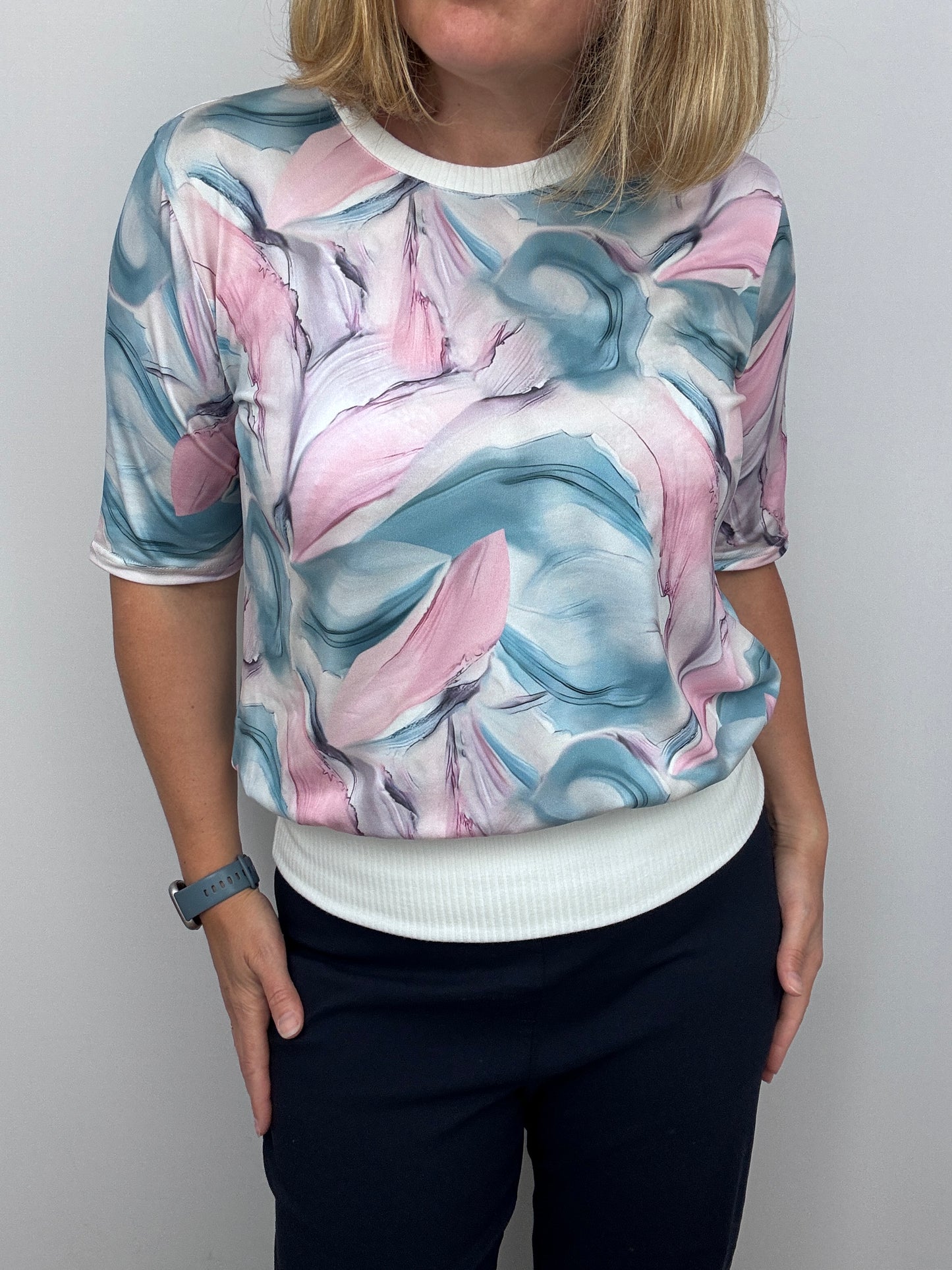 ASPEN top with wide elasticated hem