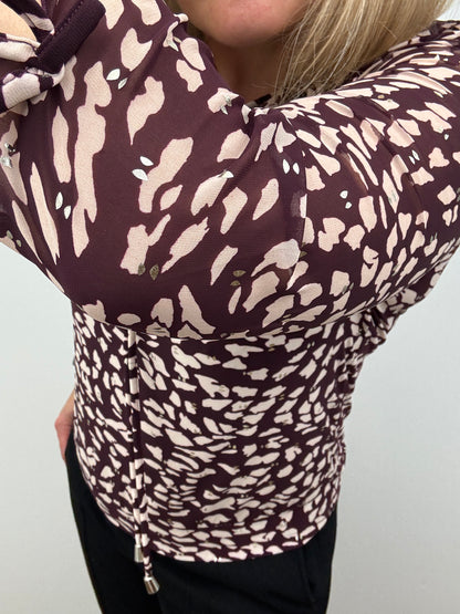 COLETTE burgundy ruffle top