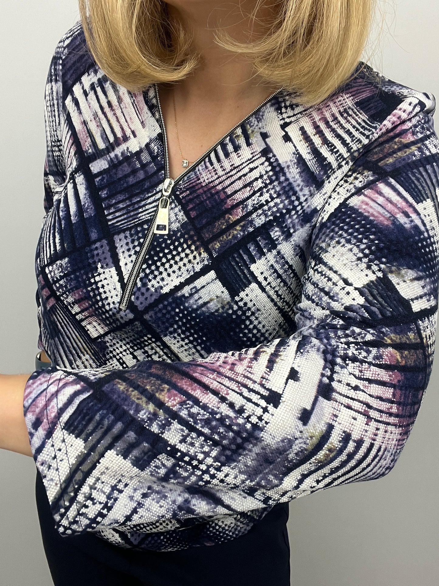 COLETTE fine knit zip top
