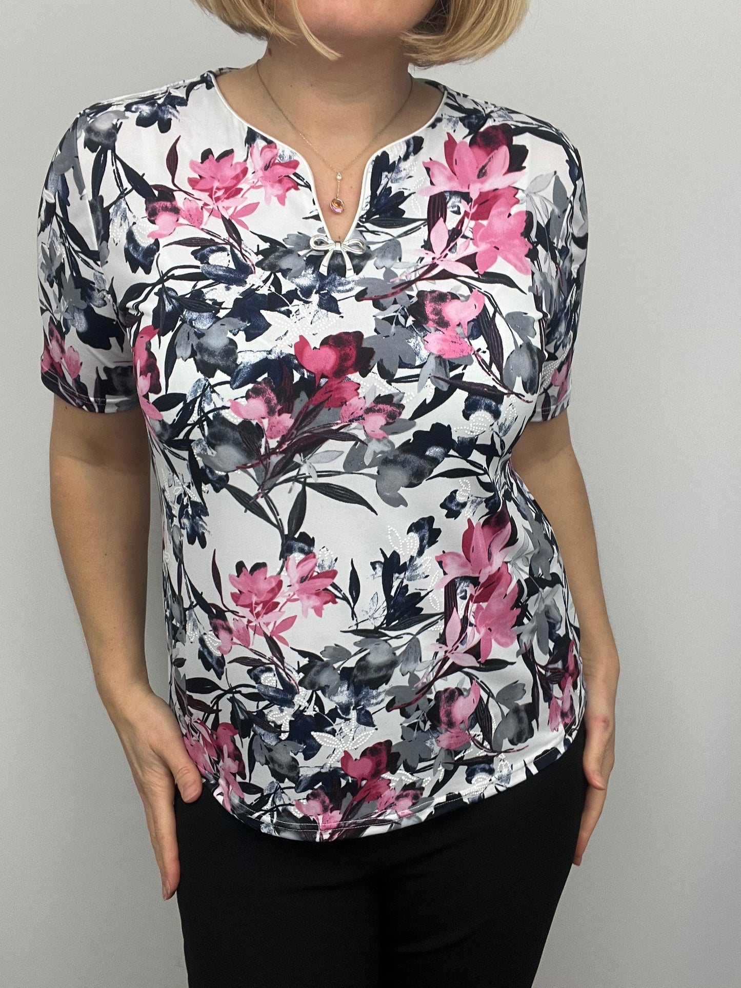 QUINN Mini v-neck top