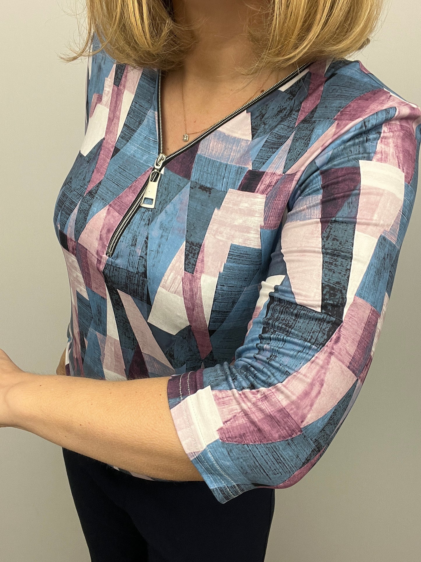 HOLLY 3/4 sleeve zip top