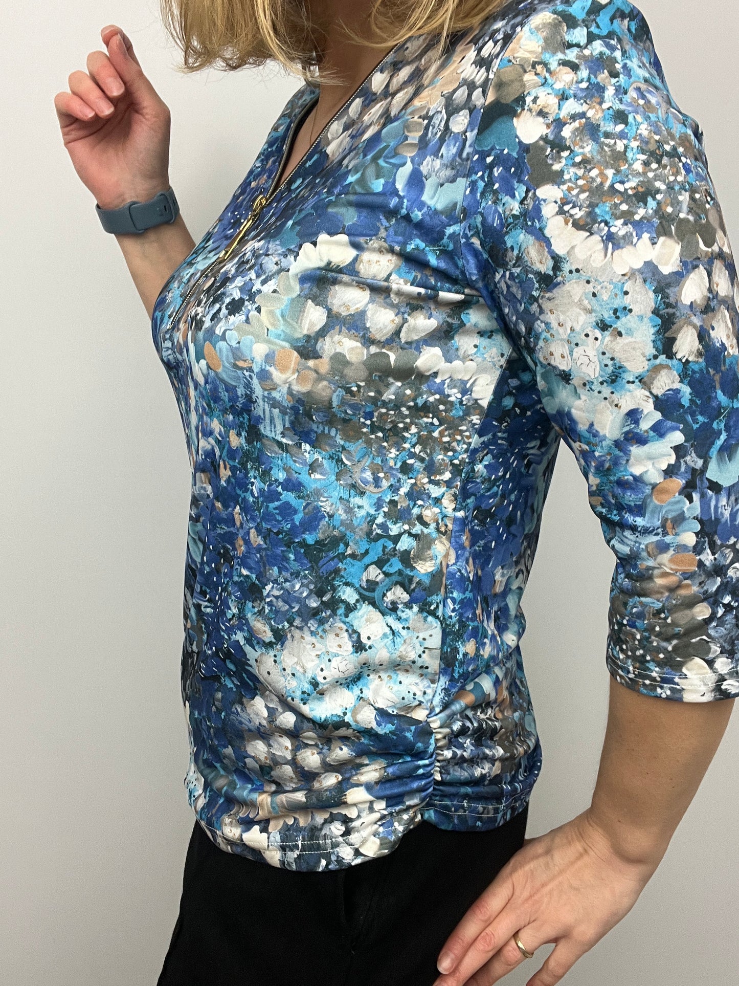 ELSA 3/4 sleeve zip top