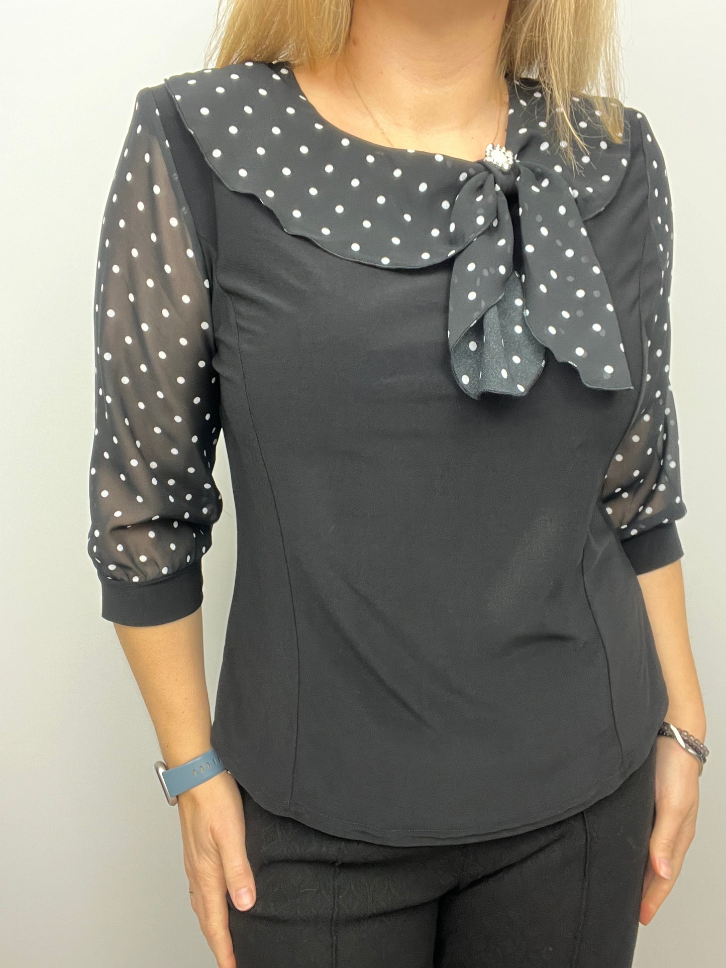 DOREEN top with bow detail at neckline