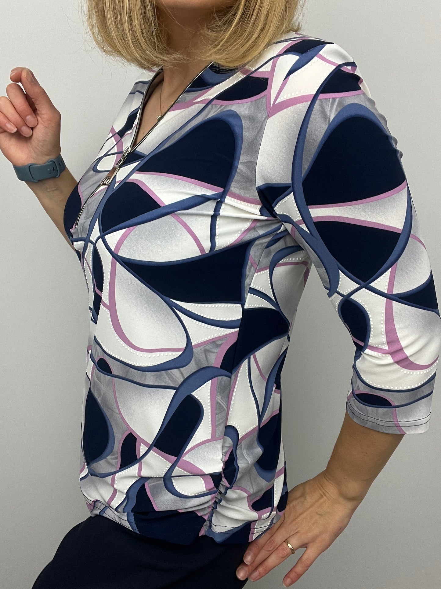 CLAIRE 3/4 sleeve zip top