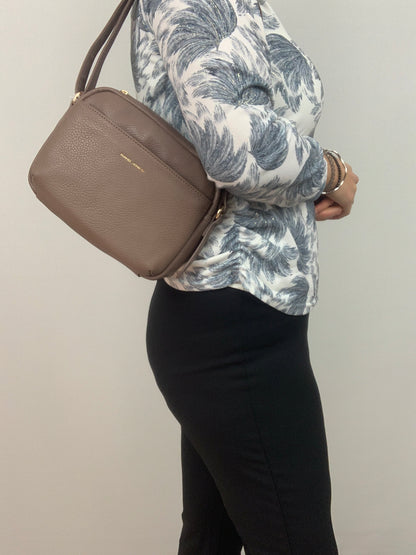 BUDAPEST BROWN - faux leather minimalistic crossbody bag