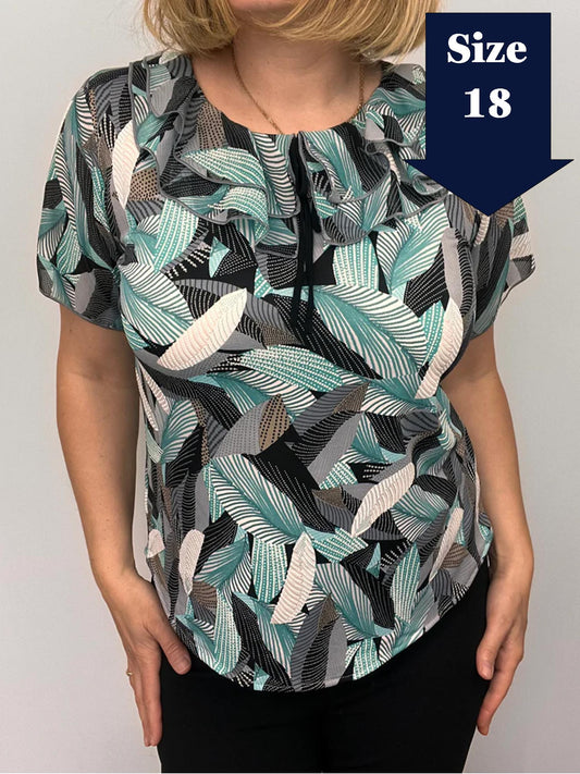 JANET Double ruffle top with chiffon sleeves