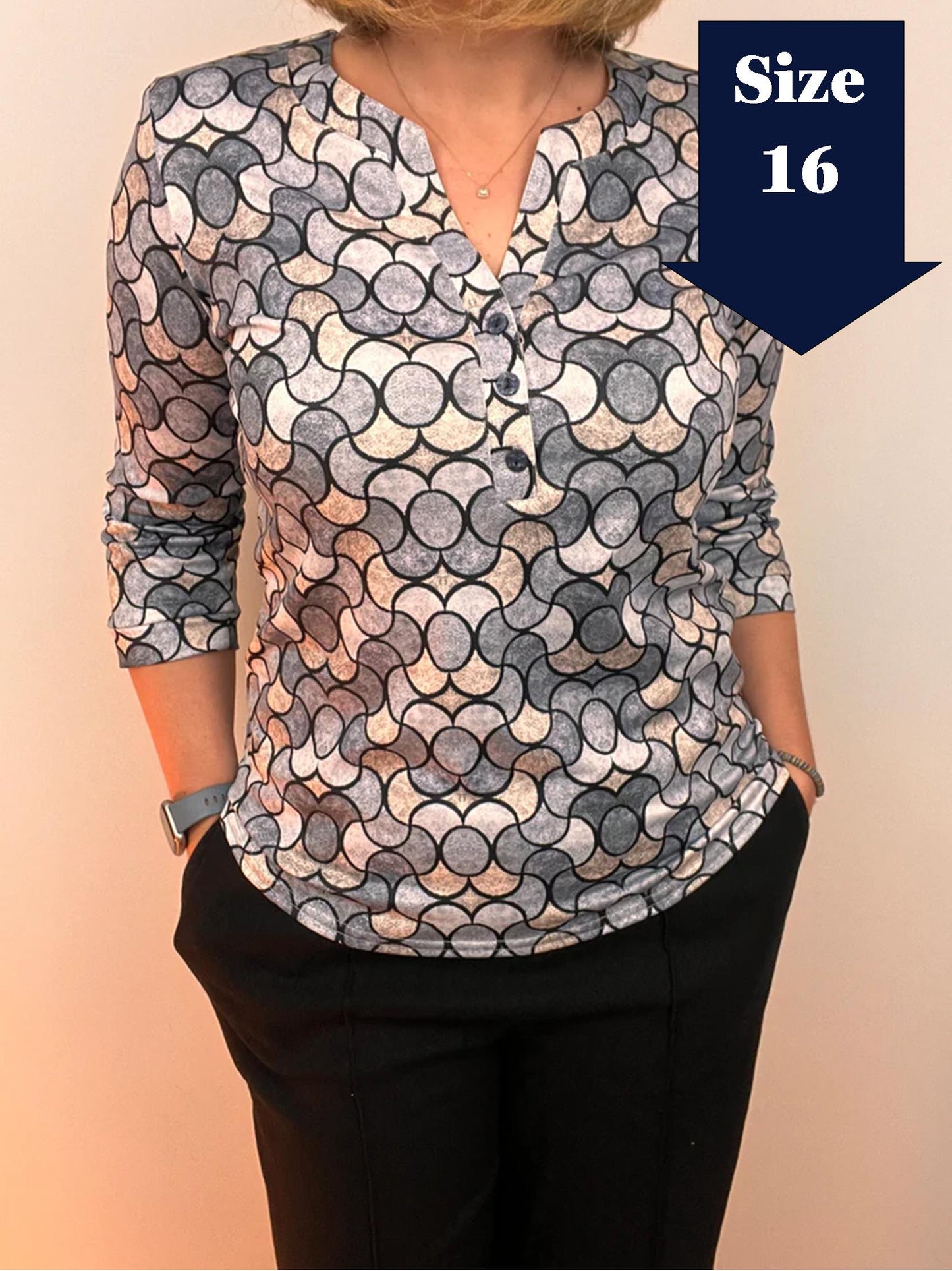 SHEILA top with 3 buttons